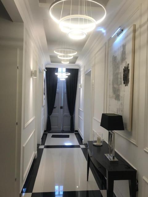 Lazare Maison De Maitre , Appartements De Standing Avec Parking Privatif A Seulement 7 Minutes A Pied Du Centre Historique De Beziers Luaran gambar