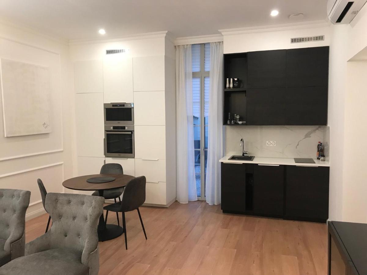 Lazare Maison De Maitre , Appartements De Standing Avec Parking Privatif A Seulement 7 Minutes A Pied Du Centre Historique De Beziers Luaran gambar