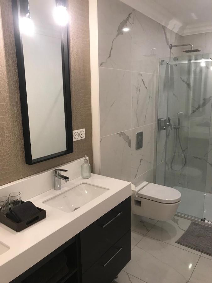 Lazare Maison De Maitre , Appartements De Standing Avec Parking Privatif A Seulement 7 Minutes A Pied Du Centre Historique De Beziers Luaran gambar